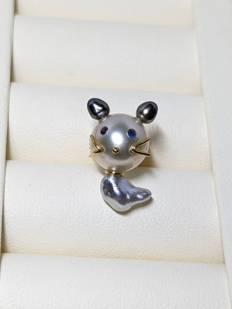 AC41 K18芥子白蝶黒蝶真珠ケシ猫ちゃんサファイアピンブローチ