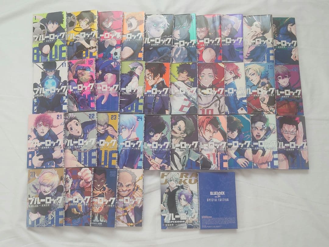 ブルーロック 漫画1~34巻＋おまけ付き Amazon.co.jp: ブルーロック(34) 描き下ろし潔・蜂楽・千切学生服SD
