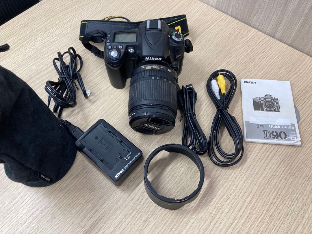 Nikon D90 デジタル一眼レフカメラ 望遠レンズ付き Amazon | Nikon デジタル一眼レフカメラ D90 AF-S DX 18-200 VRII