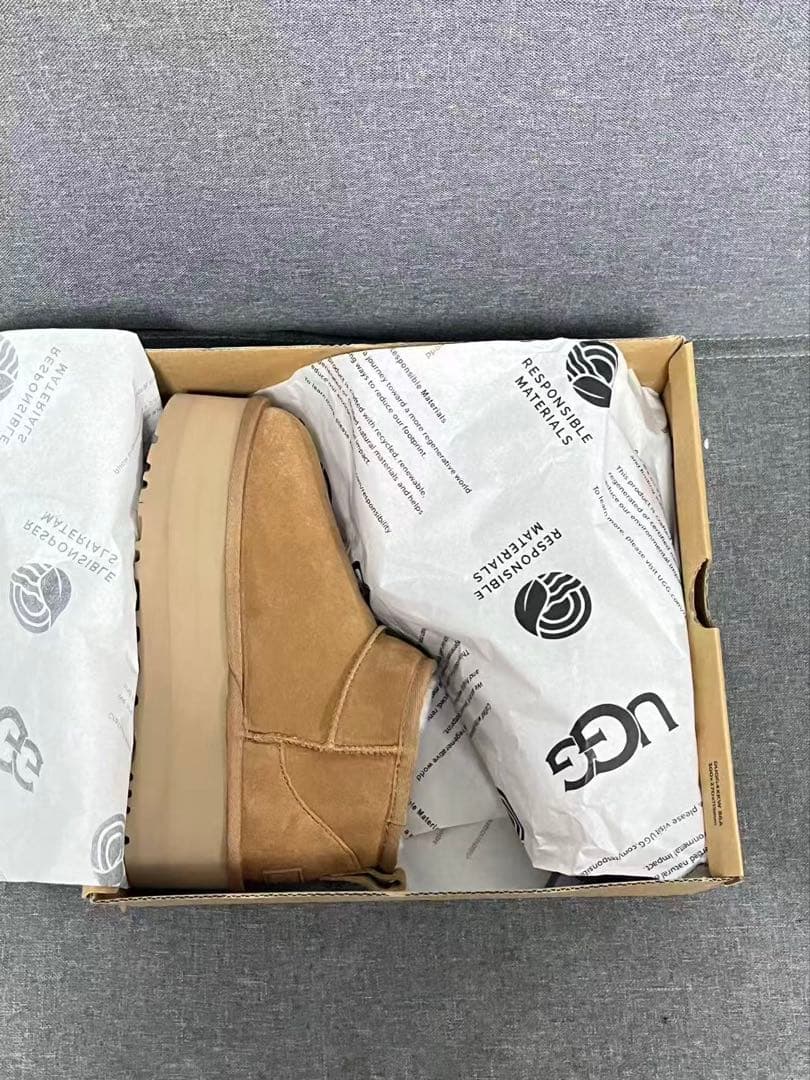 UGG レディース 厚底クラシックウルトラミニ 23.5cm #37 ベージュ