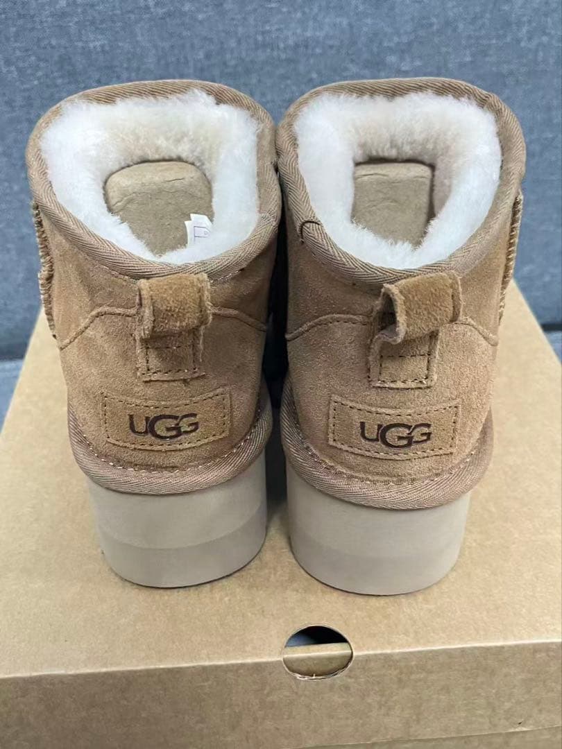UGG レディース 厚底クラシックウルトラミニ 23.5cm #37 ベージュ