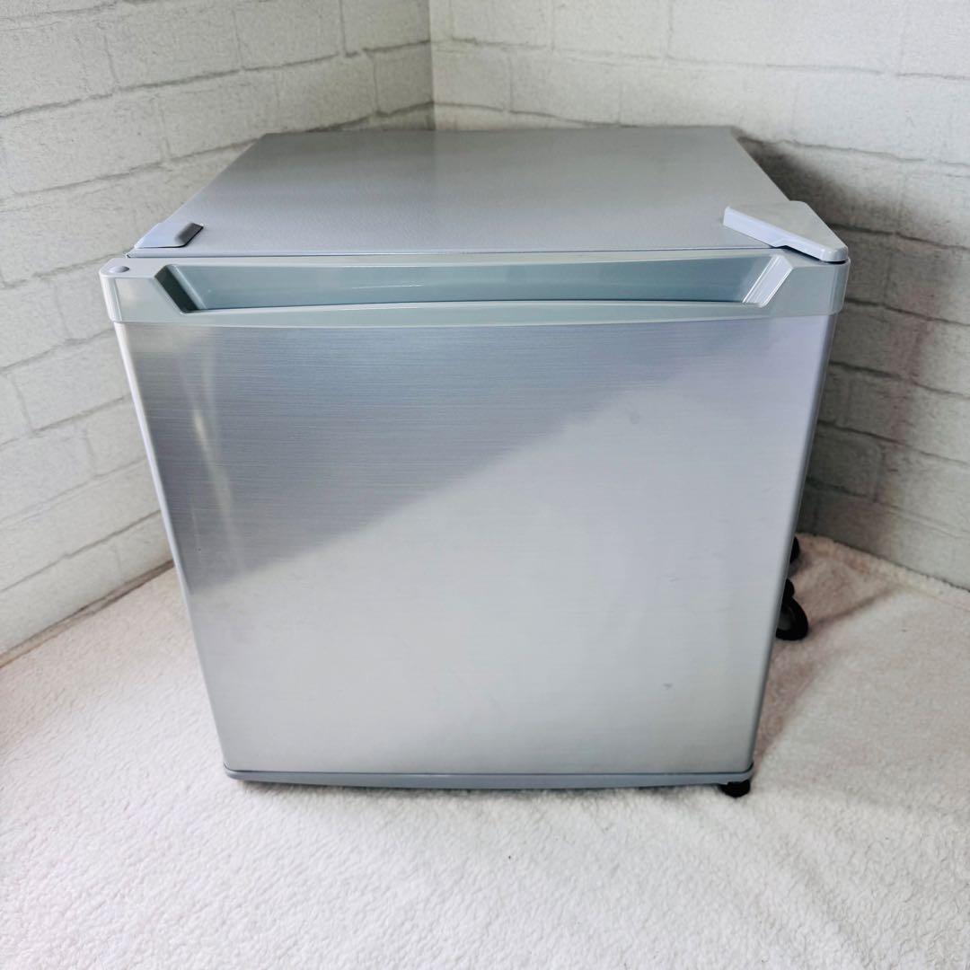 【極美品】今からの季節に！アイリスプラザ 冷凍庫 PF-A32FD-S シルバー Amazon.co.jp: アイリスプラザ 冷凍庫 PF-A32FD-S : 大型家電