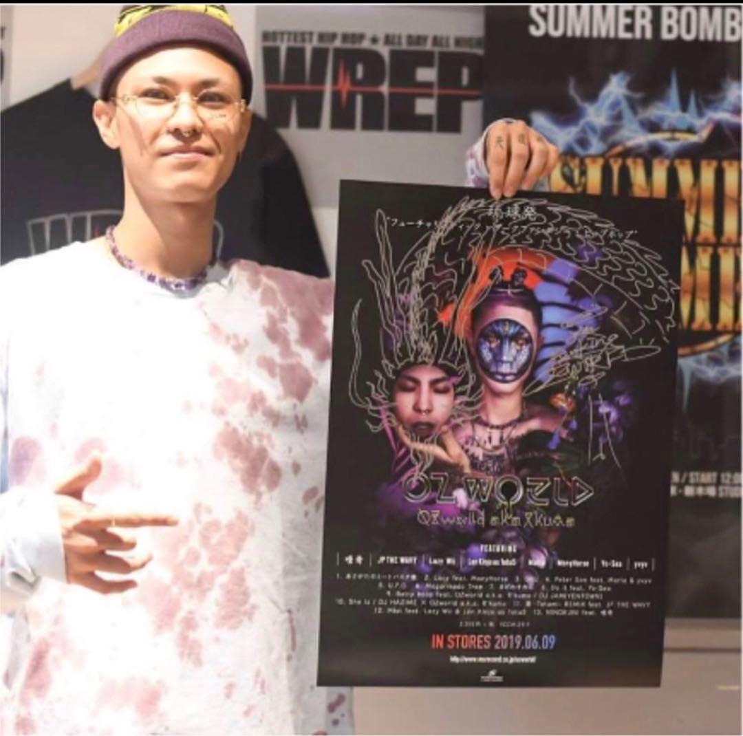 OZworld オズワルド直筆サイン入りポスター - メルカリ
