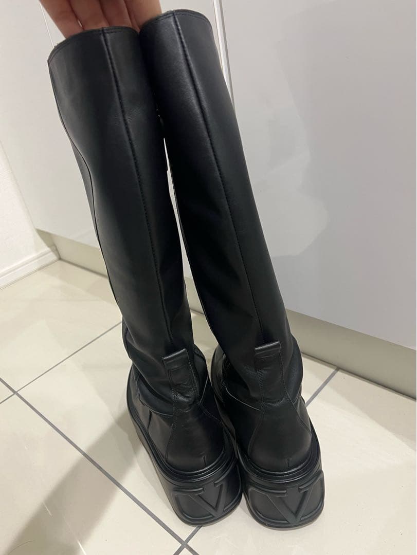 新 デザインレディース - Valentino ユニークフォームカーフスキン