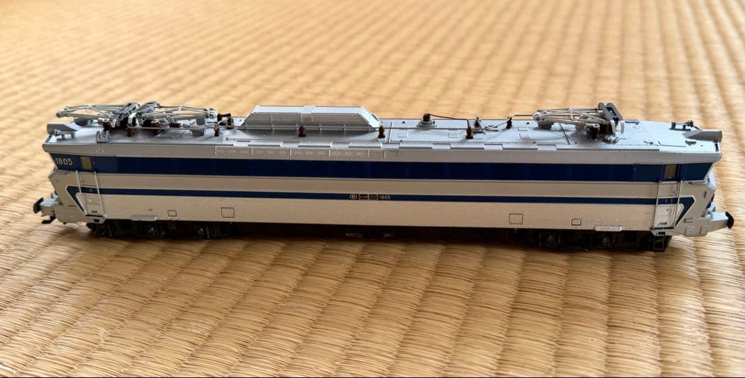 メルクリン 39402 SNCB 18型多電源対応旅客用電機1805号機 - メルカリ