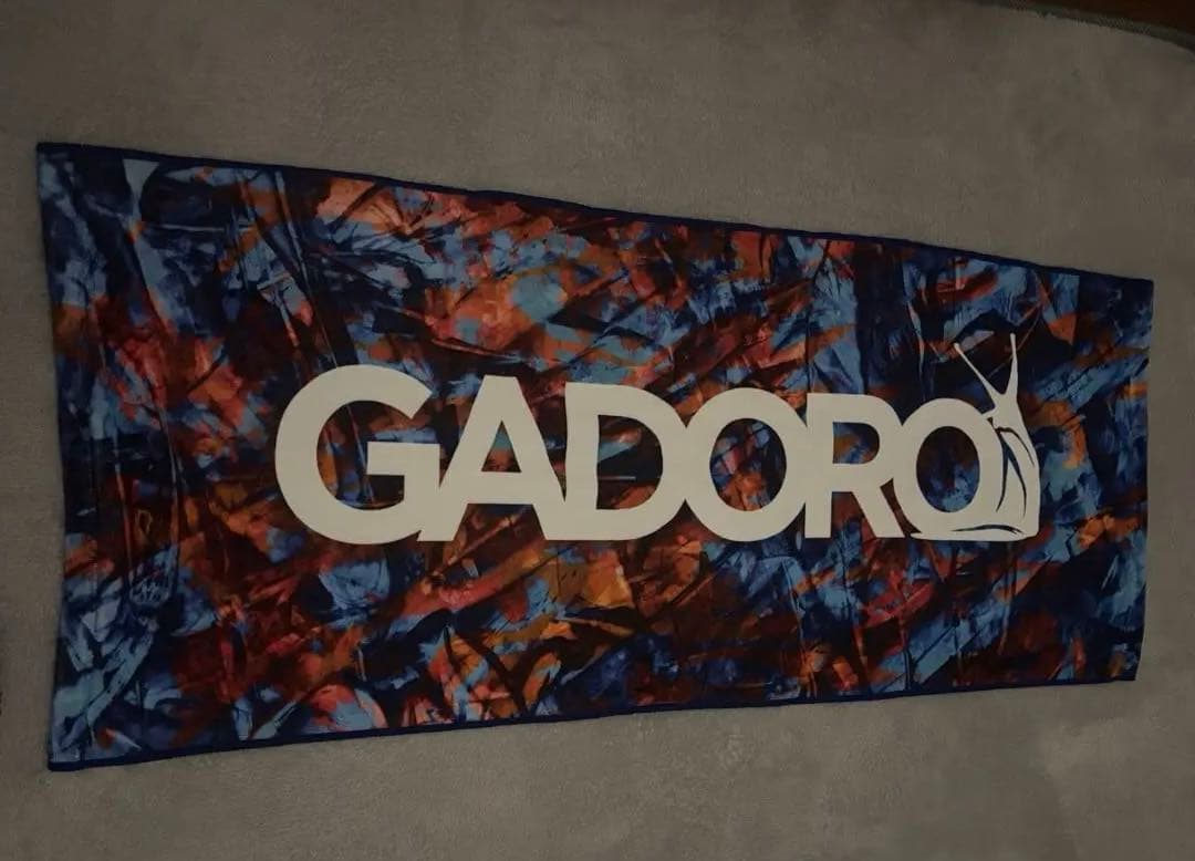 GADORO サイン入り タオル - メルカリ