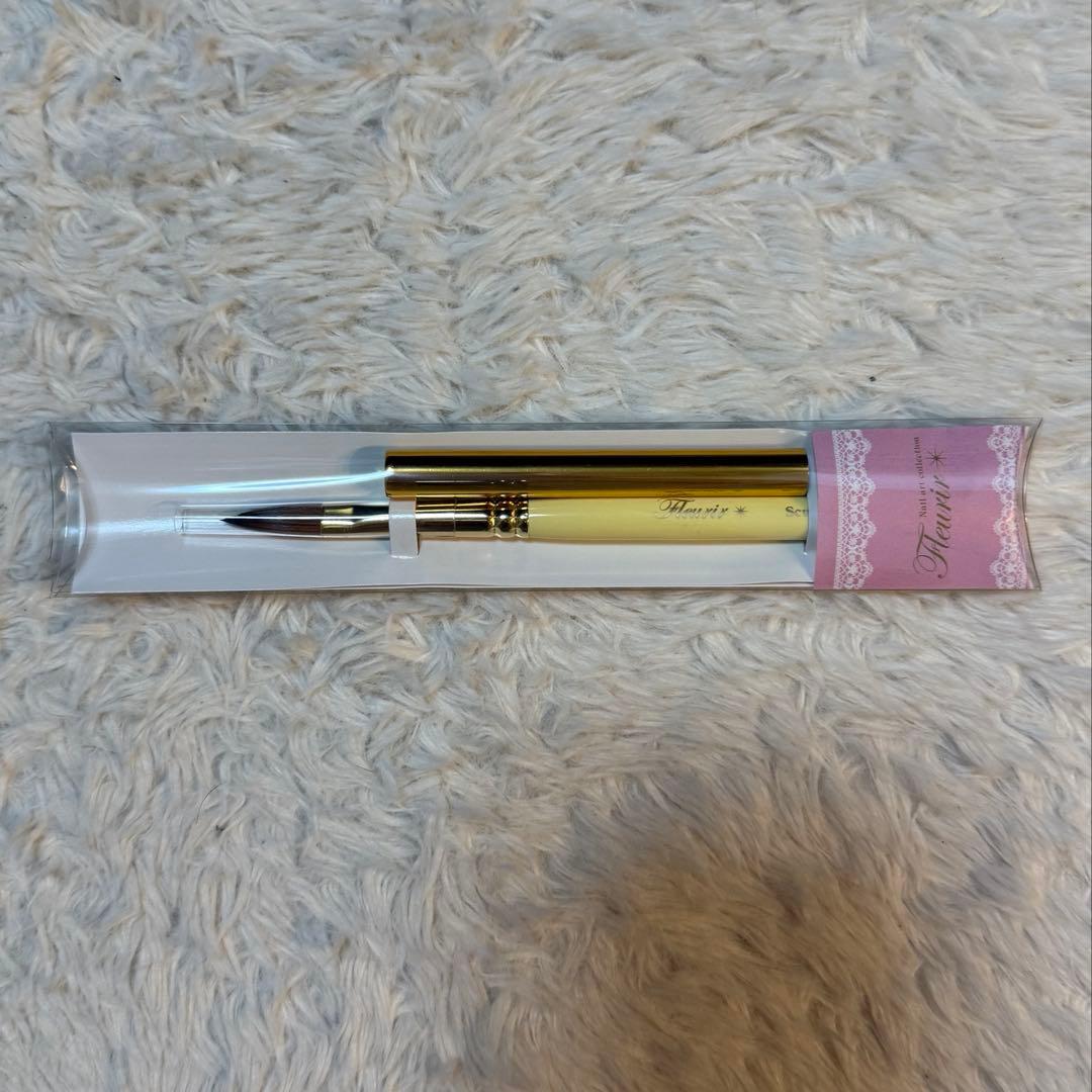 【最終値下げ】Fleurir☆スカルプチュアブラシ（イエロー）　新品未使用 Fleurir(旧) | スカルプチュアブラシ イエロー | ライフビューティー