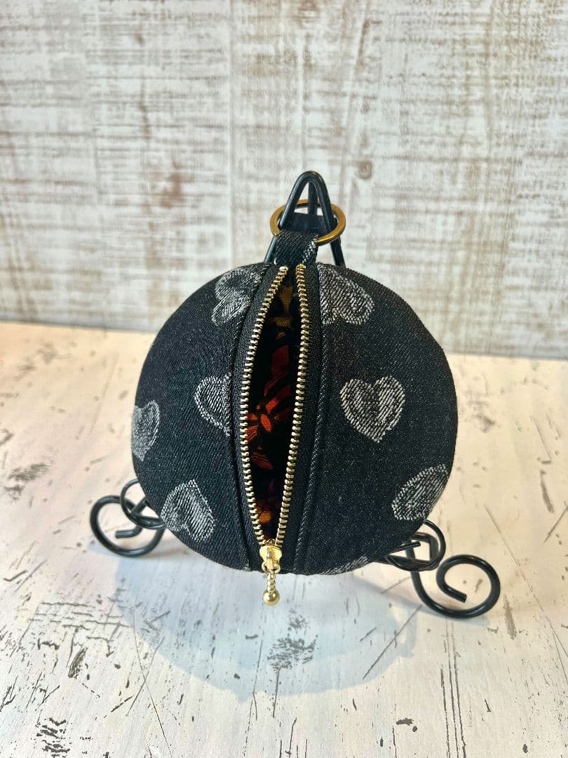 ロラライハリス♡ブラックハートデニム♡総刺繍の丸型コインケース