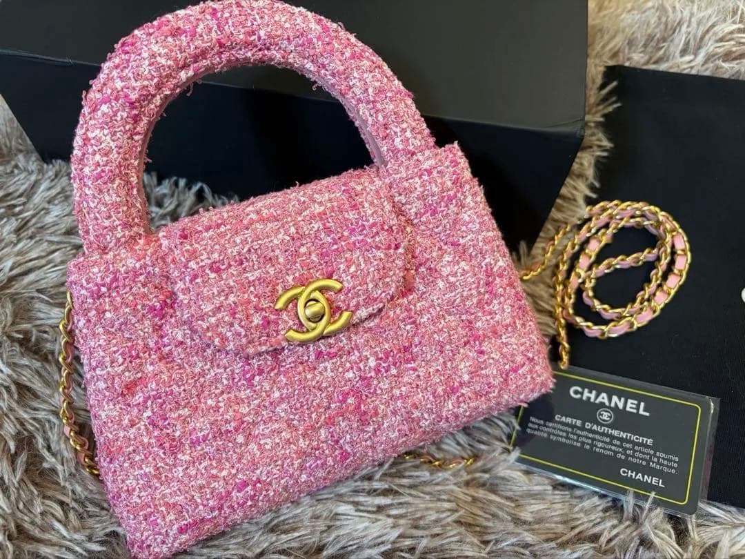 【激レア】シャネル ツイード ハンドバッグ ピンク ノベルティ CHANEL 激レア ピンク ツイード チェーンショルダーバッグ - メルカリ