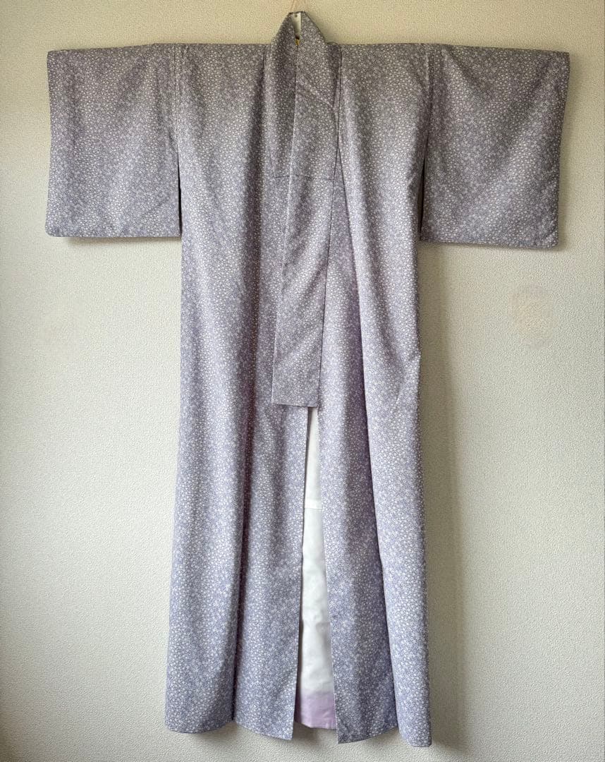 桃*郎様 美品！ 東レシルック 洗える着物 化繊 薄紫 小花 唐草柄 身丈