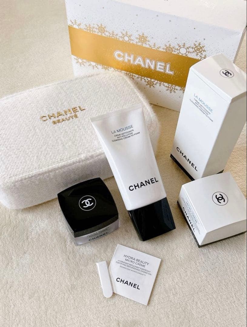 CHANELギフトセットポーチ・洗顔フォーム・イドゥラビューティマイクロ