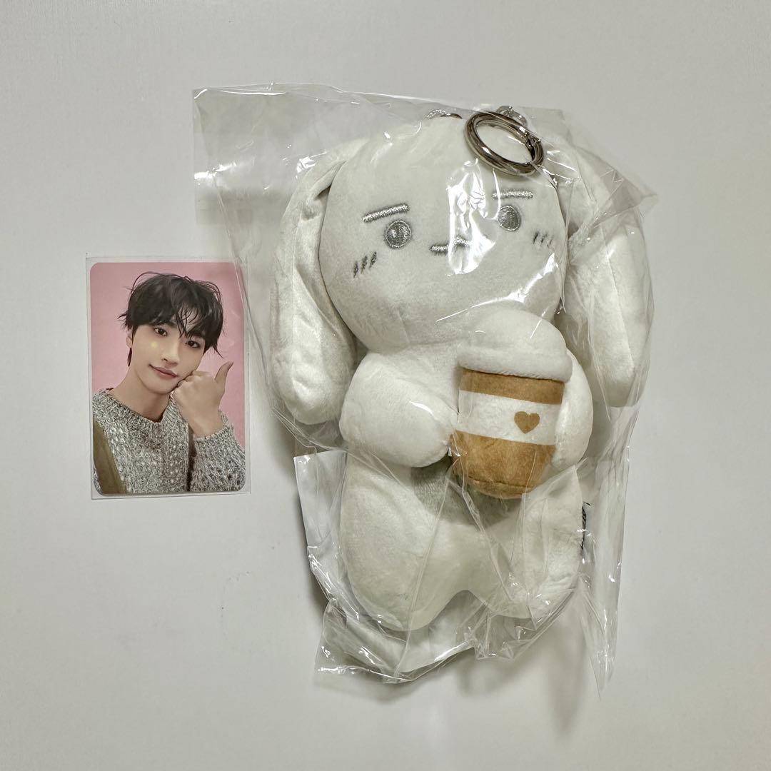 ATEEZ ソンファ シルバニ CUP SLEEVE KEYRING トレカ付き - メルカリ