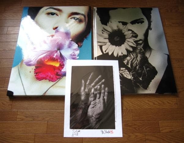 みつめあう2人 吉井和哉 直筆サイン入り写真付き - メルカリ