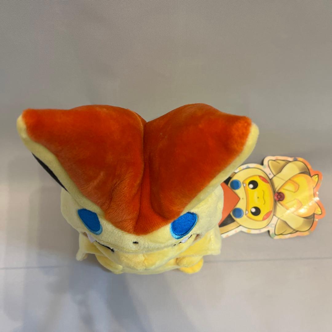ポンチョを着たピカチュウ ビクティニ ぬいぐるみ - メルカリ