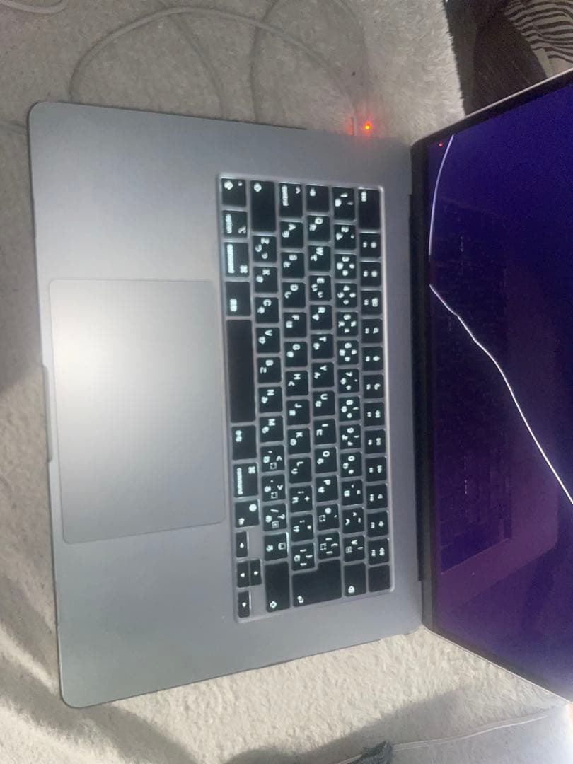 MacBook Pro スペースグレー ひび割れあり - メルカリ