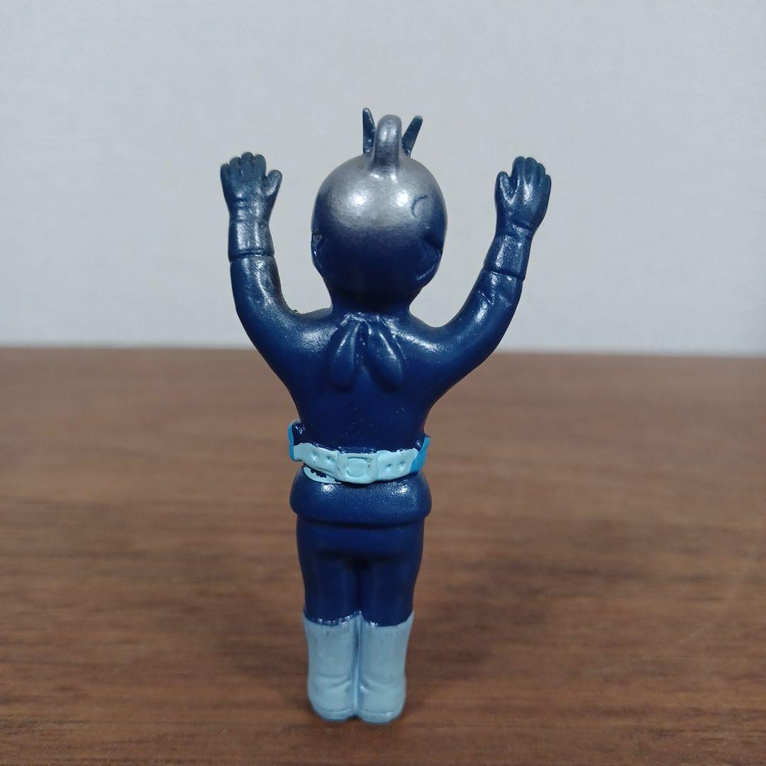 無版権 パチモノ 「仮面ライダー」風ペンダント・トップ ミニソフビ