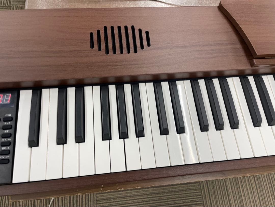 スタンド付き 電子ピアノ88鍵盤 給電タイプ 木目調ボディ マホガニー
