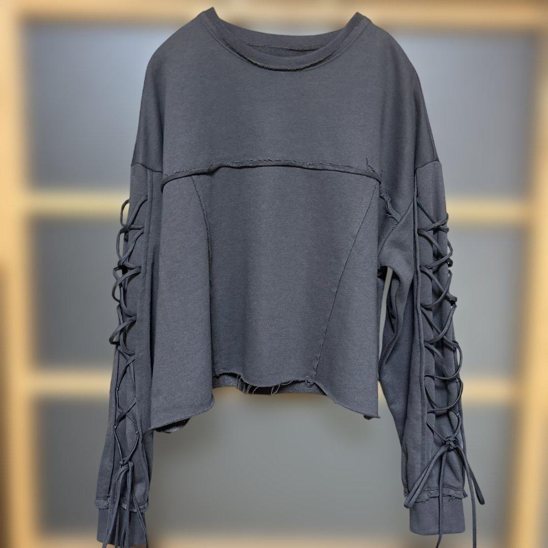 今期新品未使用　converse TOKYO靴紐レースアップスリーブ スゥエット 今期新品未使用 converse TOKYO靴紐レースアップスリーブ スゥエット