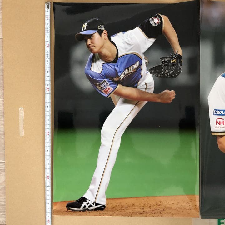 大谷翔平写真ポスター32.9×48.3 2枚 - メルカリ