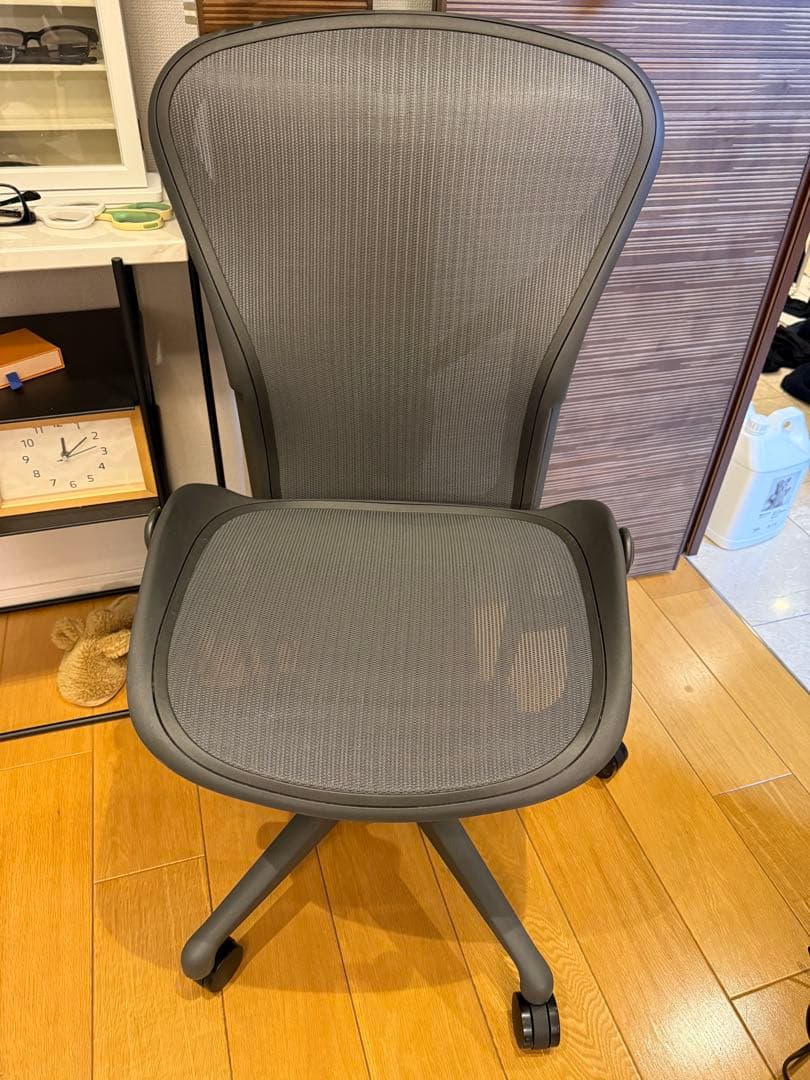 【美品】アーロンチェア リマスタード ライト アームレス Bサイズ Herman Miller（ハーマンミラー） アーロンチェア リマスタード ライト