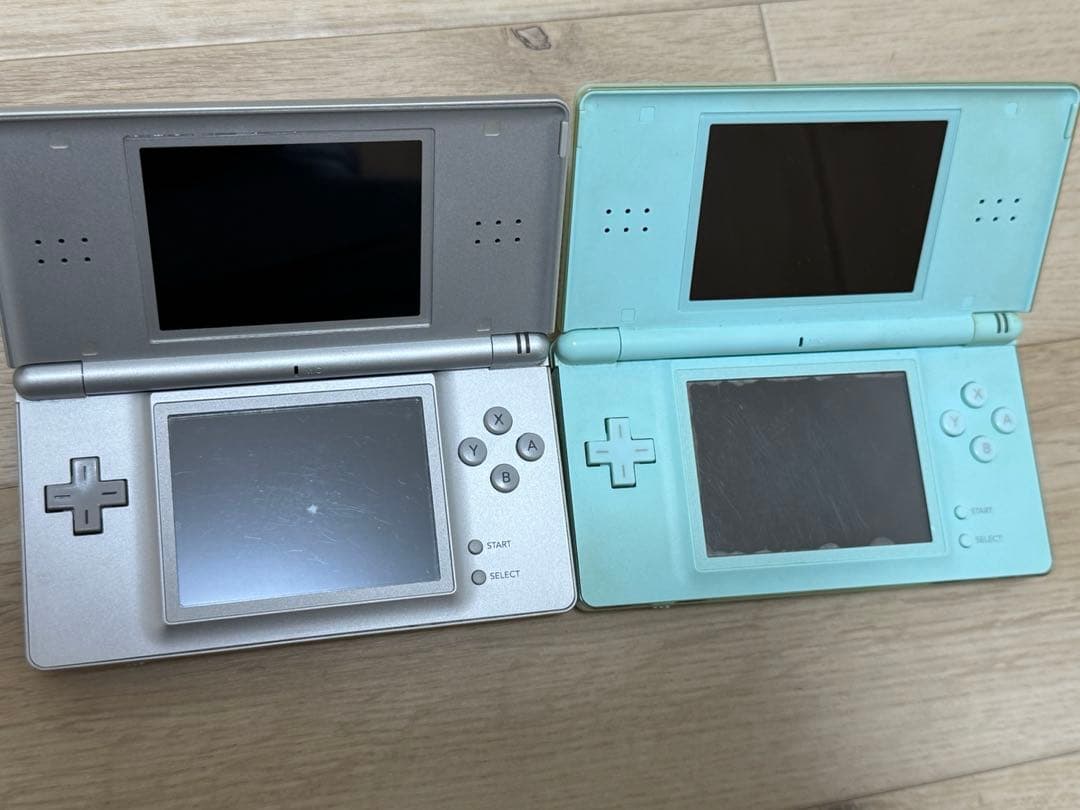 ニンテンドーDS Lite 本体2台＋ソフトまとめ売り＋充電器 - メルカリ