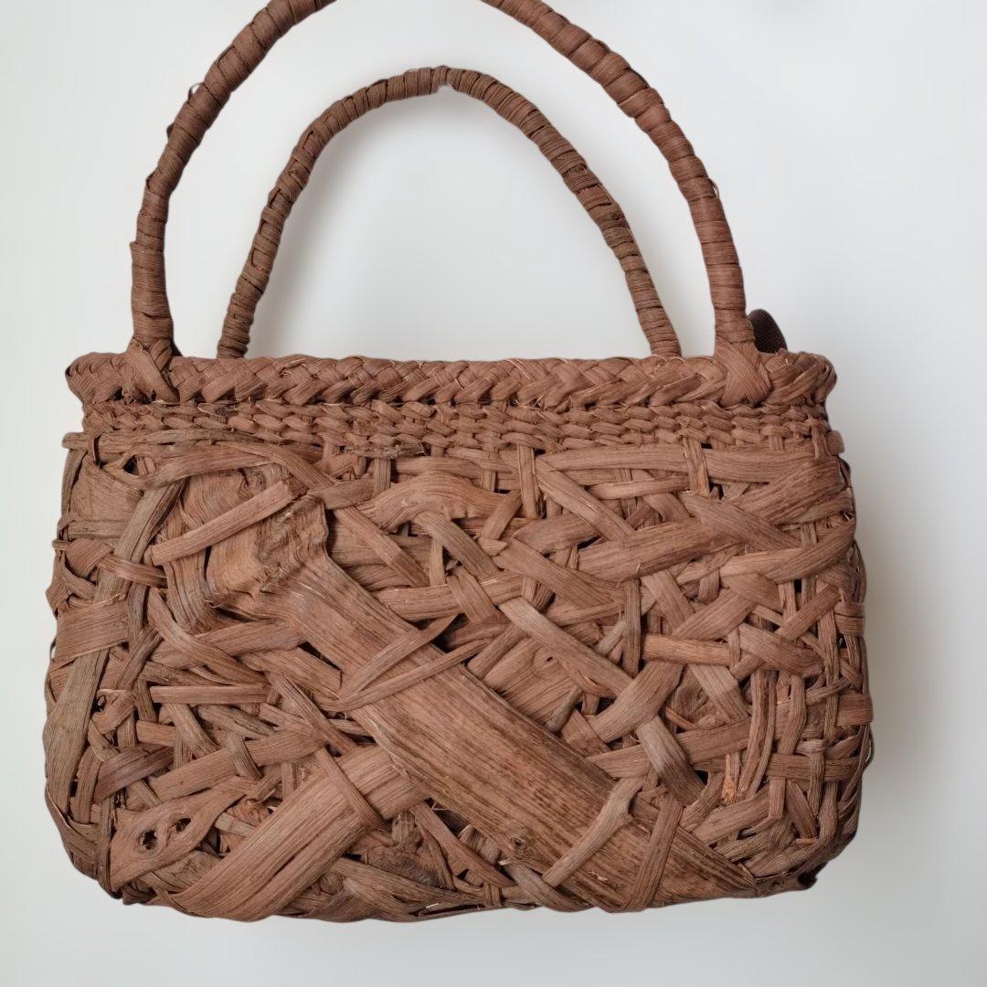 山葡萄やたら編み籠バック 約高さ17横23幅10 - メルカリ