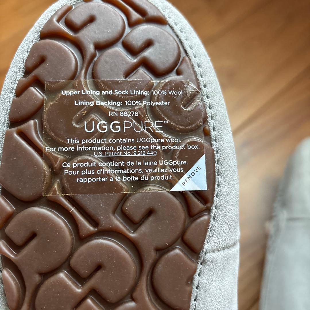 新品・未使用】UGG アグ クリスタルと花のモカシン 23㎝