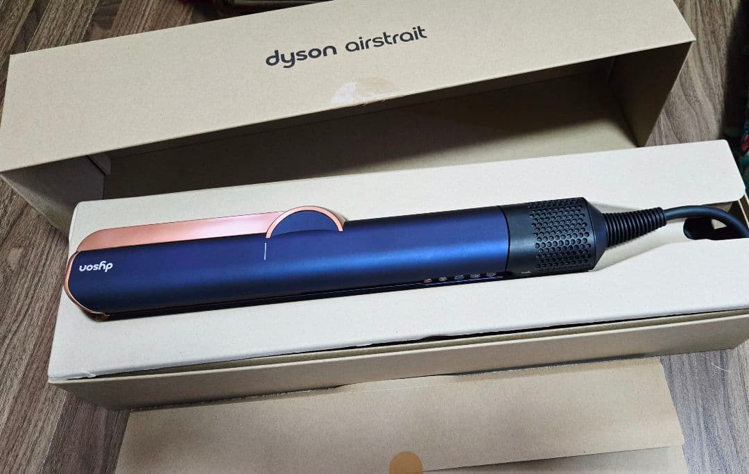 Dyson Airstrait ストレイトナー ダークブルー／コッパー HT01 Dyson Airstrait™ストレイトナー ダークブルー／コッパー (HT01 DBBC