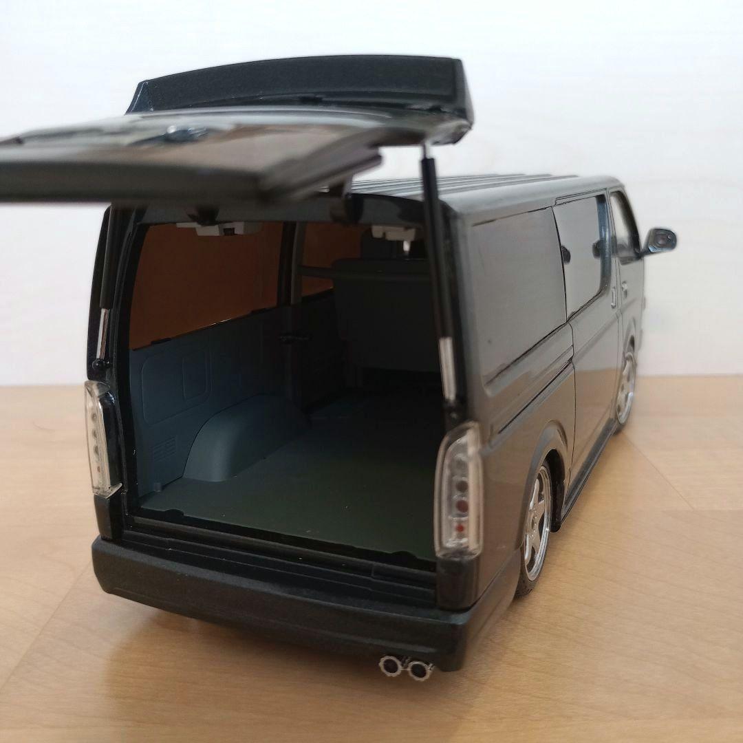 値下げ アオシマ DISM 1/24 トヨタ ハイエース 200系 ダークグレー
