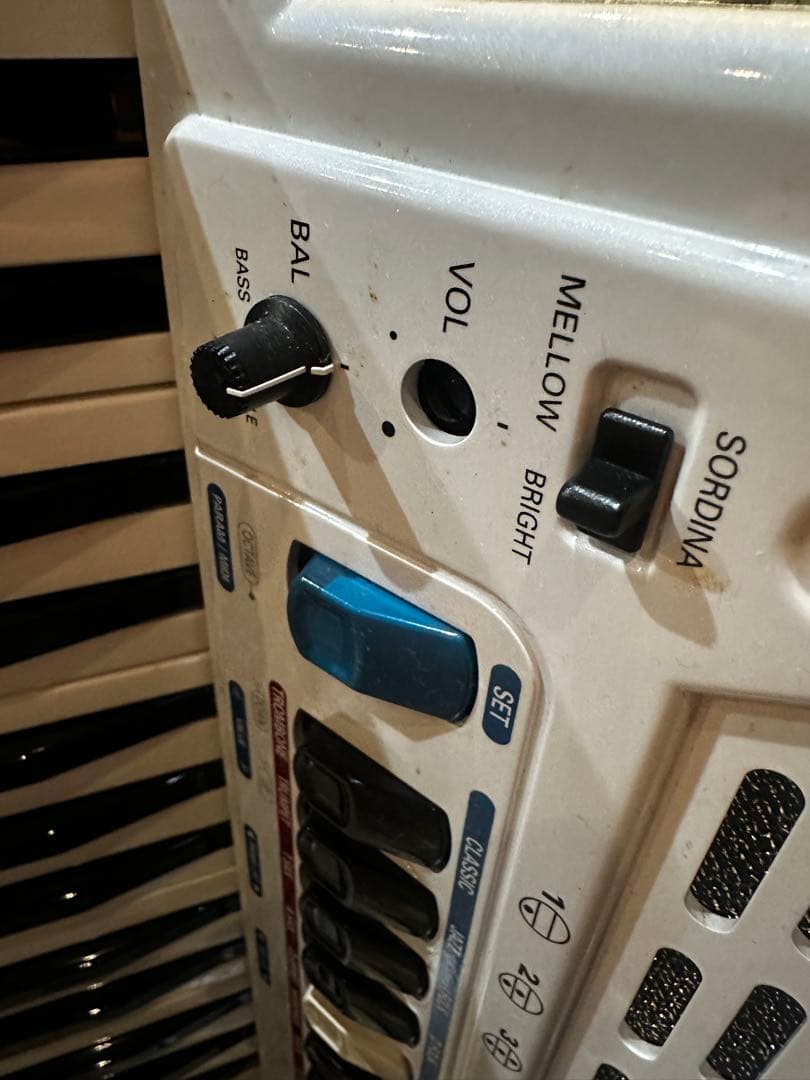 Roland FR-3s アコーディオン ホワイト - メルカリ