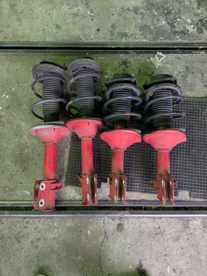 スバル　GC8/GF8 純正サスペンション SUBARU純正 スバルインプレッサWRX gc8 純正ストラットサス 赤サス