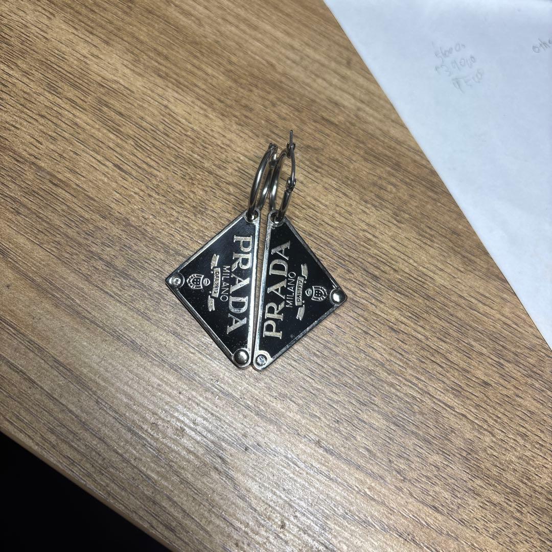 PRADA シルバー ピアス(両耳用) PRADA（プラダ）の「PRADA Earrings（ピアス（両耳用））」 - WEAR