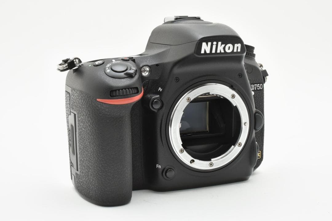 美品 ニコン　Nikon D750 ボディ 《ショット数26860回》 1300