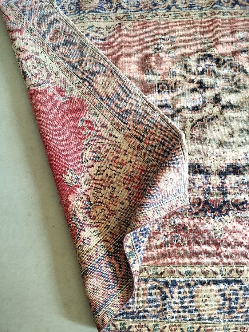 大判/シャビーレッドとネイビーの端正なヴィンテージトルコラグNo.729