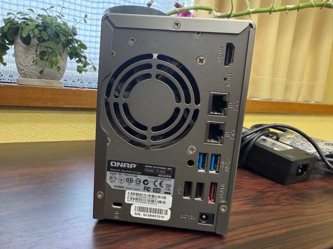 QNAP TS-269L (中小企業向け高性能 2 ベイ NAS サーバー)