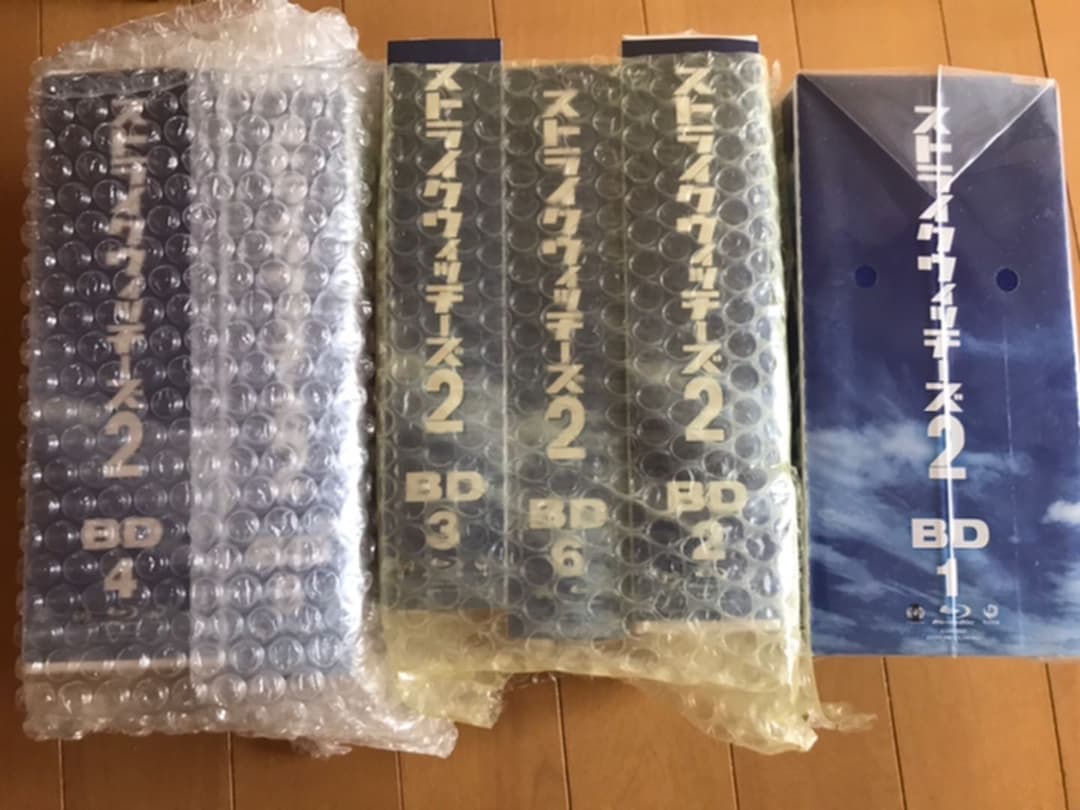 ストライクウィッチーズ2 初回限定版 Blu-ray 1〜6巻 Amazon.co.jp: ストライクウィッチーズ2 1～6巻 Blu-ray 初回生産限定