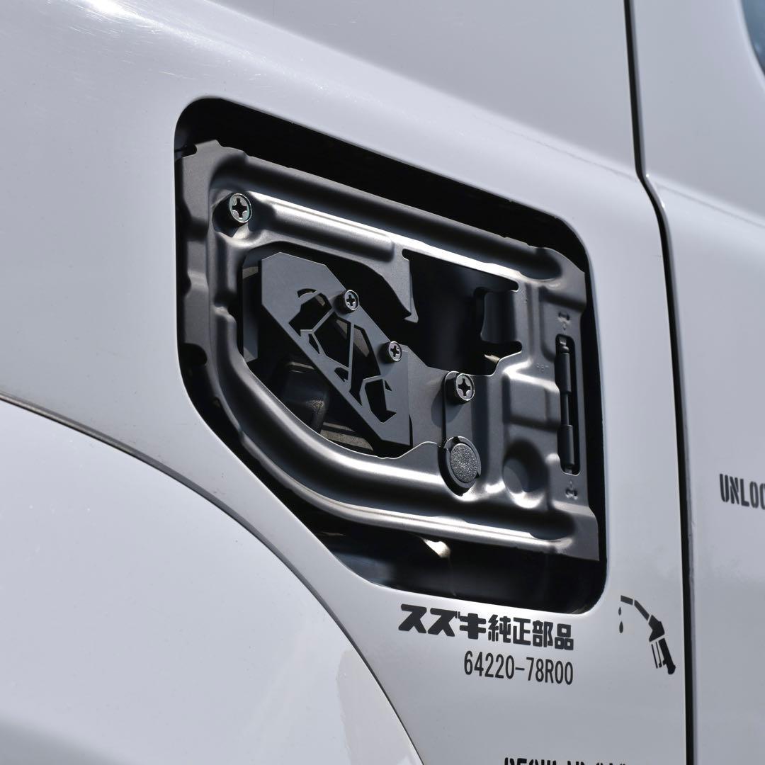 JB64ジムニーJB74シエラ用前向きサイVerスケルトン型燃料リッド - メルカリ