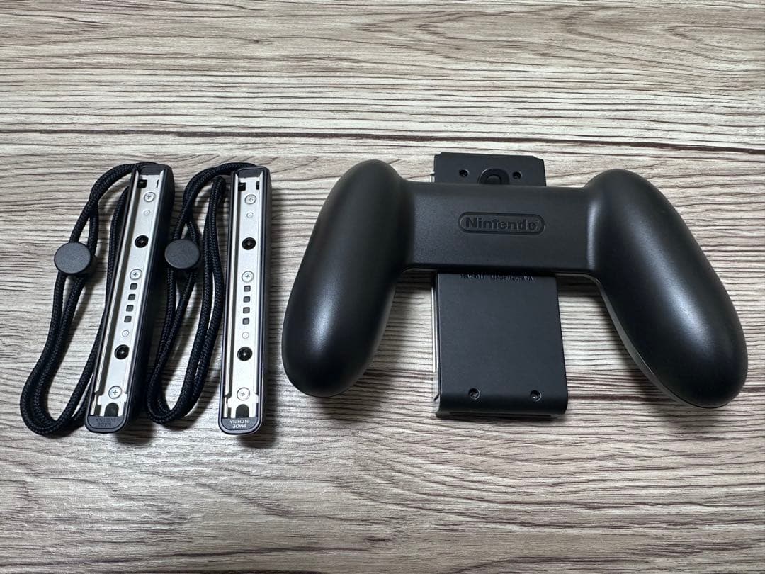 Nintendo Switch 本体 青赤 Joy-Con 画面保護グラス付 - メルカリ