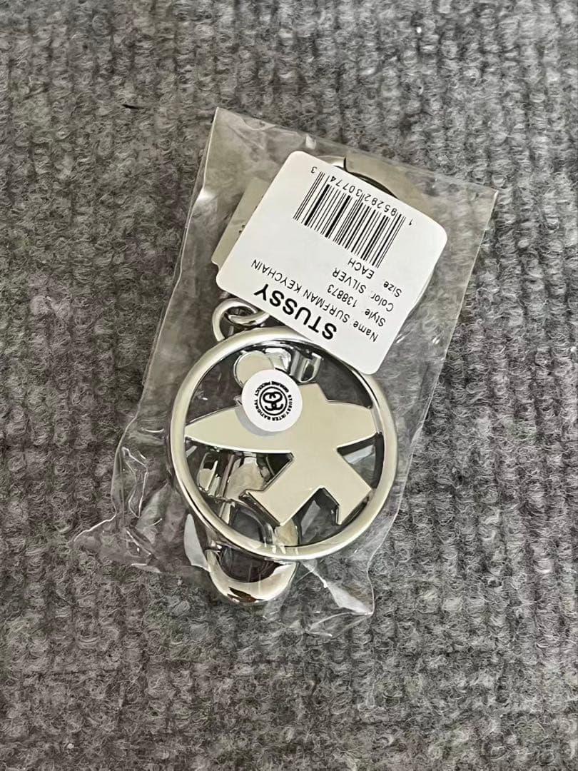 Stussyシルバーキーホルダー - メルカリ