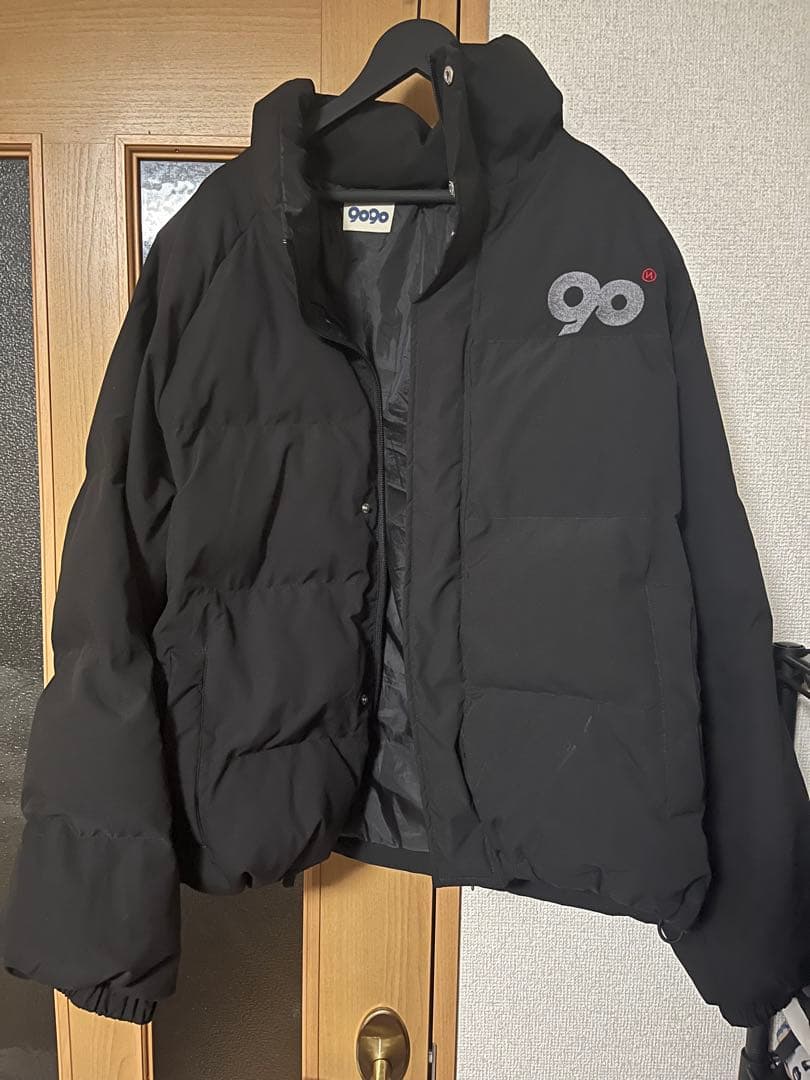 9090 ブラック ダウンジャケット - メルカリ