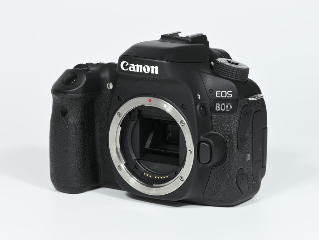 【超美品】 キヤノン　Canon EOS 80D ボディ《ショット数7029》
