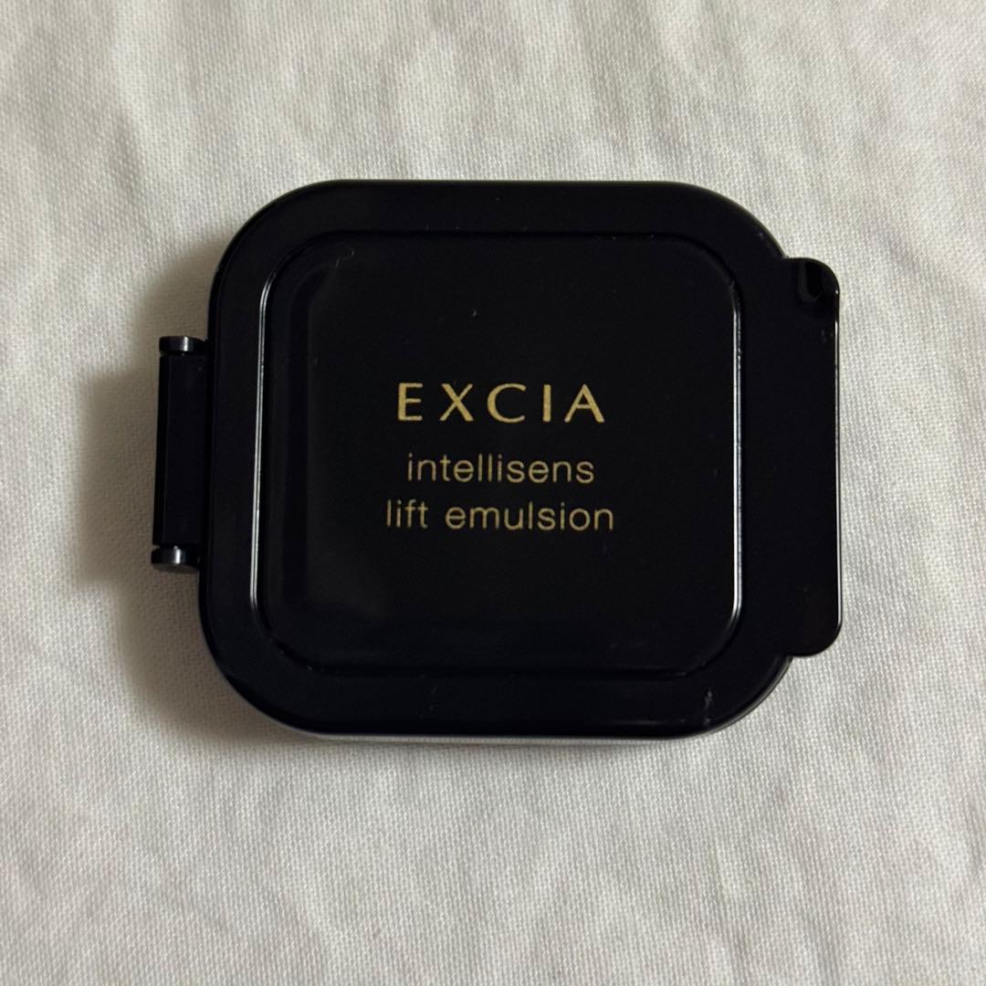 エクシア　アンテリサンス リフトエマルジョン　NA211 ミディアムナチュラル アンテリサンス リフトエマルジョン〈ファンデーション〉 | ALBION