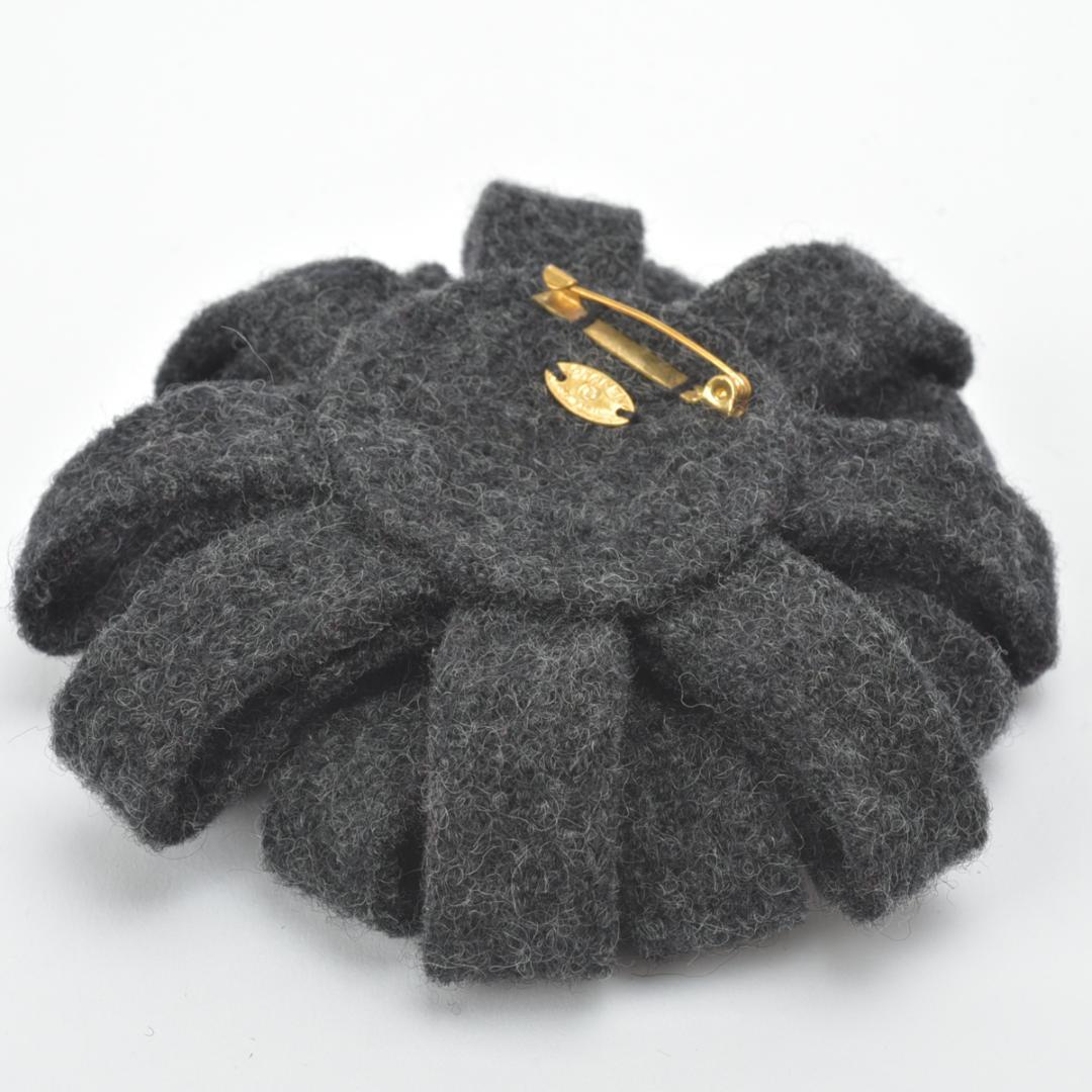 美品◇シャネル フラワー ブローチ コサージュ ツイード グレー 黒 箱