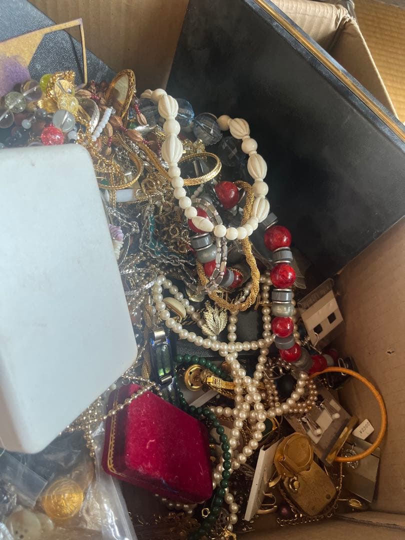 ワ*ン様 ジュエリーセット ジュエリーの詰め合わせセット（8.1kg）箱付き ア