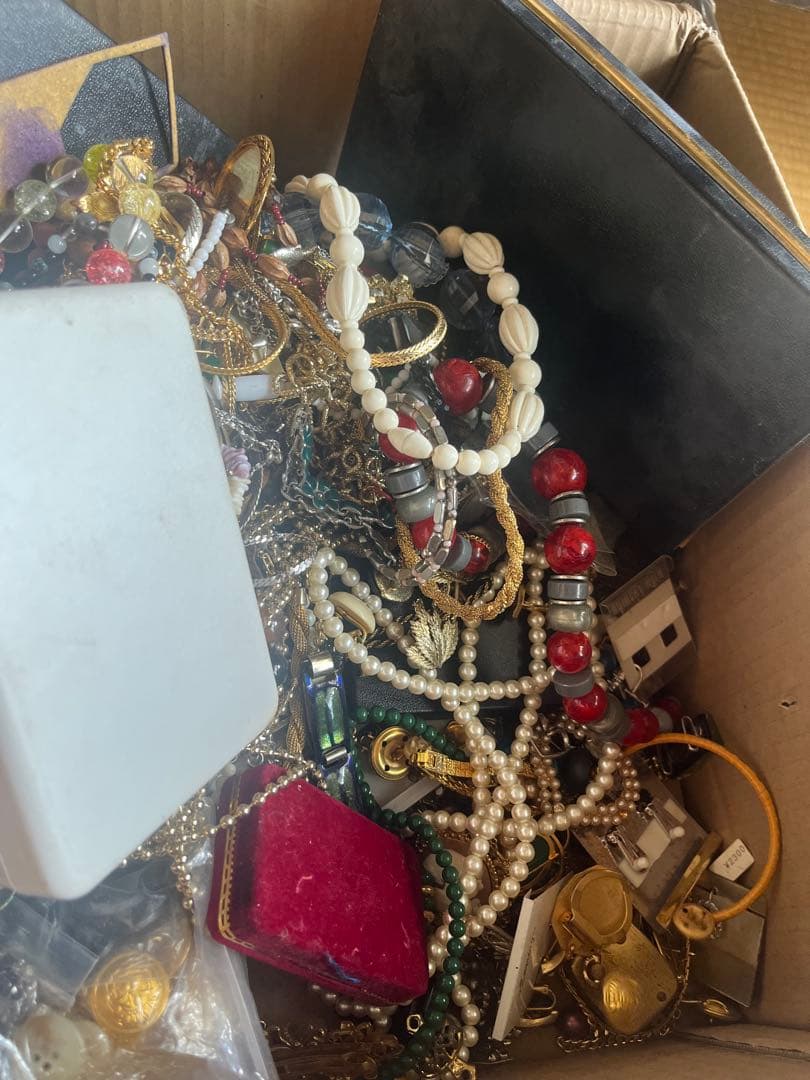 ワ*ン様 ジュエリーセット ジュエリーの詰め合わせセット（8.1kg）箱付き ア