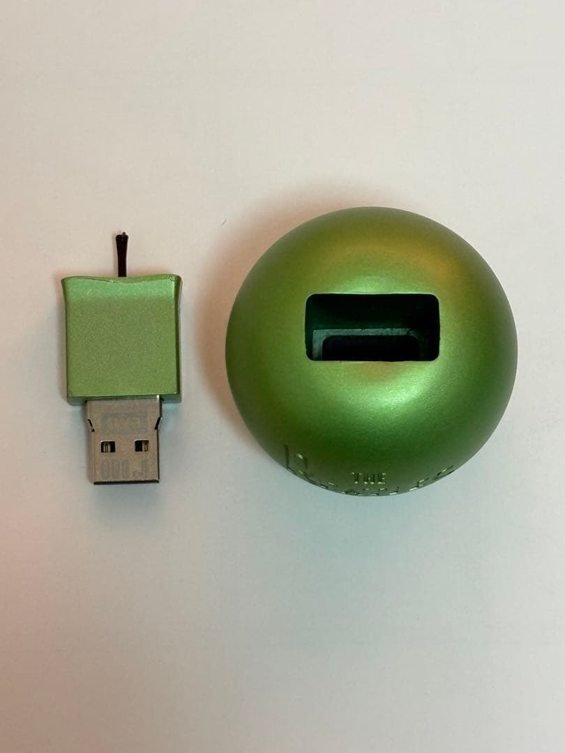 ザ・ビートルズBOX(限定生産品)(USBメモリ) - メルカリ