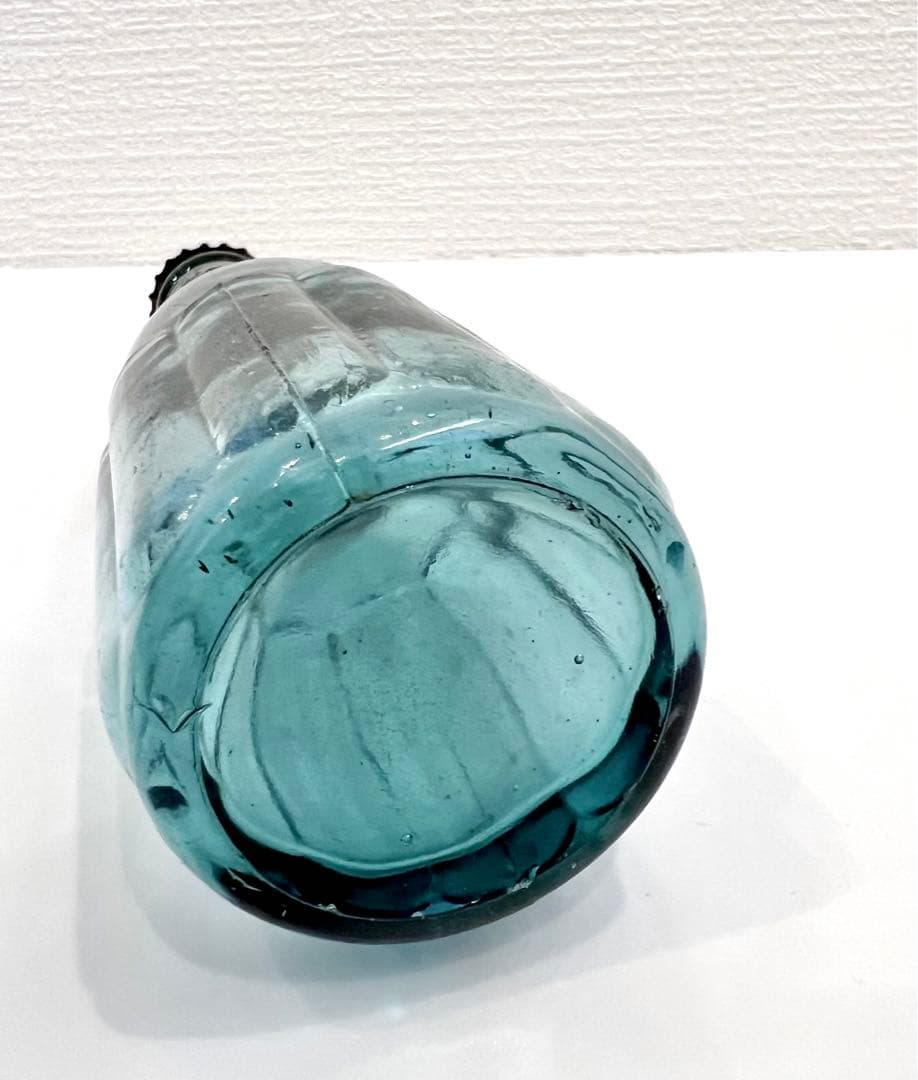 アンティーク イチゴ水瓶 型吹きガラス 昭和初期 蓋・ラベル有り 希少