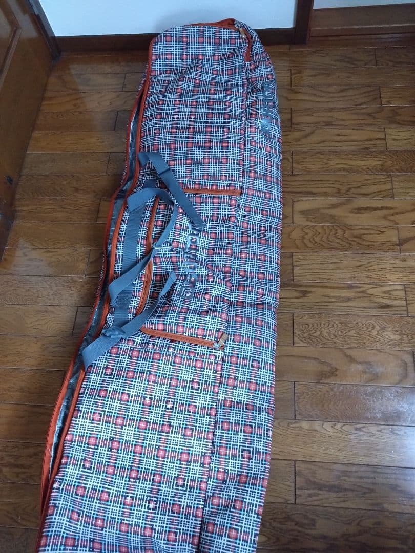 Burton キャリー付きスノーボードケース 166cm チェック柄 Amazon.com : Burton 1099119AHA156Regular Gig Bag Snowfall Camo 156