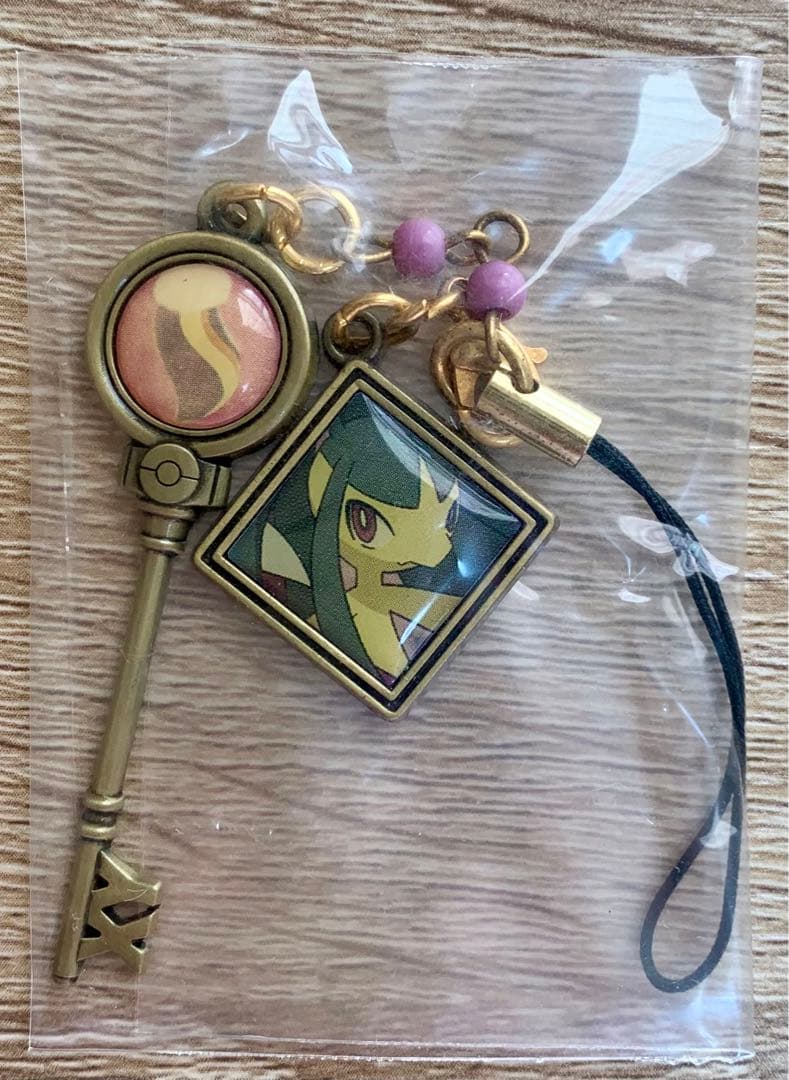 ポケモン メガクチート ストラップ - メルカリ