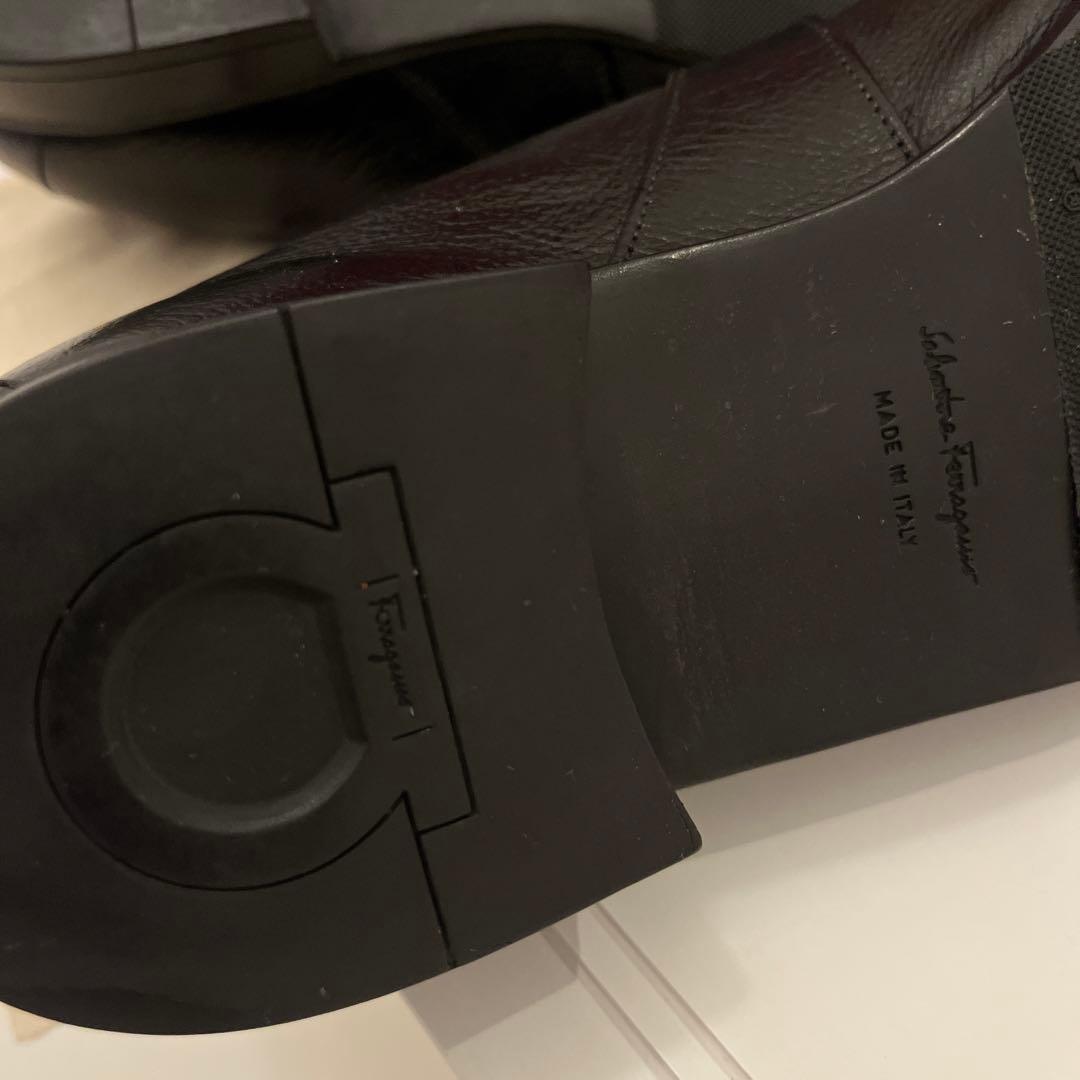 SF-10.【USED 極美品】フェラガモ・メンズ 黒色ビジネス靴8.5EEE